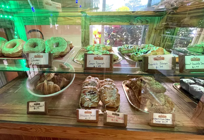 Image 230 of Sugar & Spice