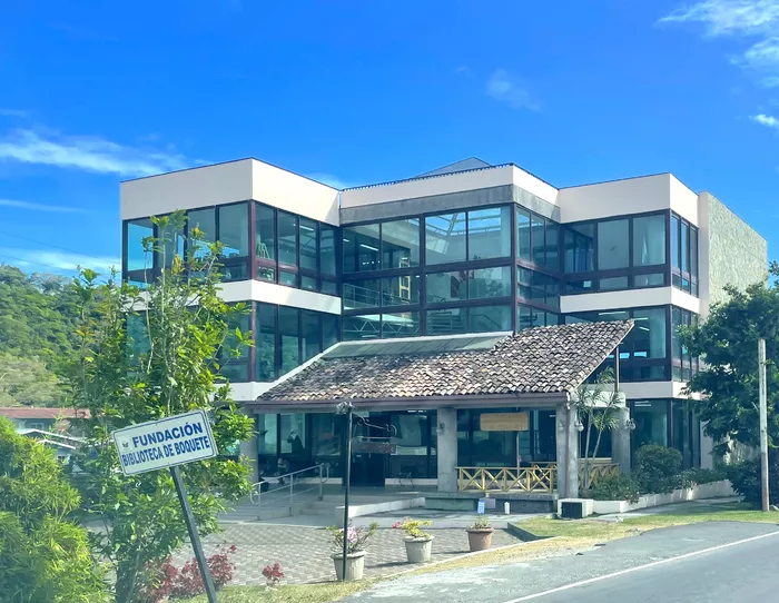 Image 451 of Parque Biblioteca