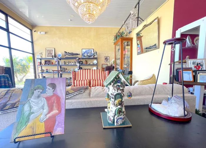 Image 489 of Larry's Place