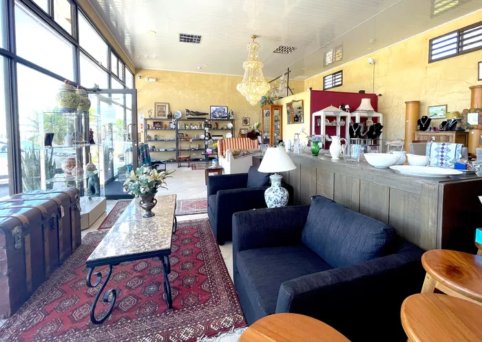 Image 490 of Larry's Place