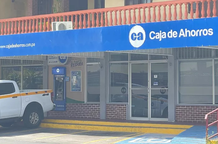 Image 613 of Caja de Ahorros